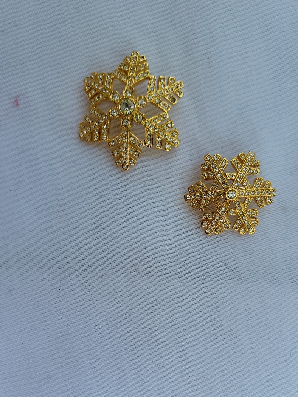 Vintage Joan Rivers Gold Snowflake Brooch Set with Crystal Accents